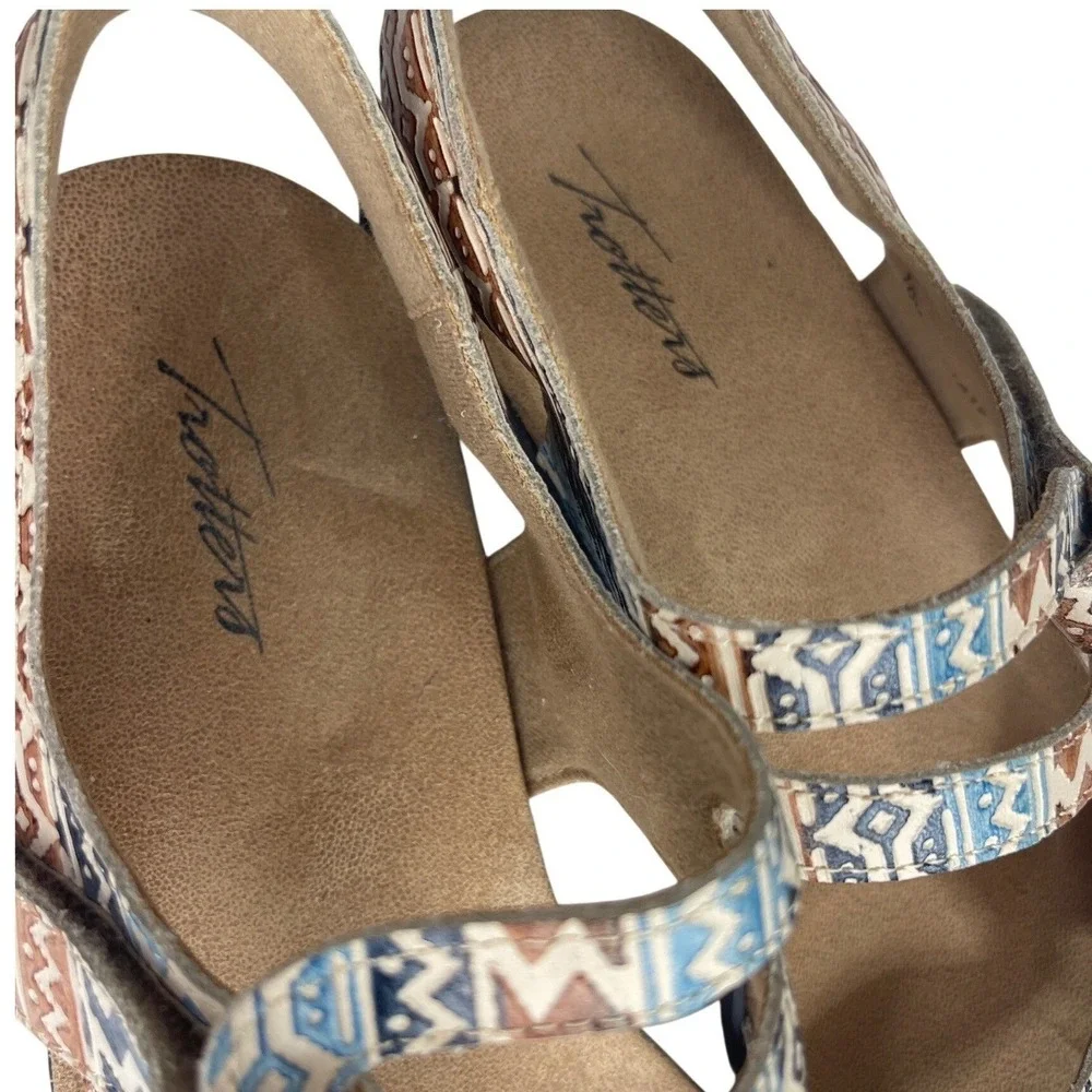 Trotters Womens Strappy Sandals Geometric Tribal Print Blue Tan Slingback 11M